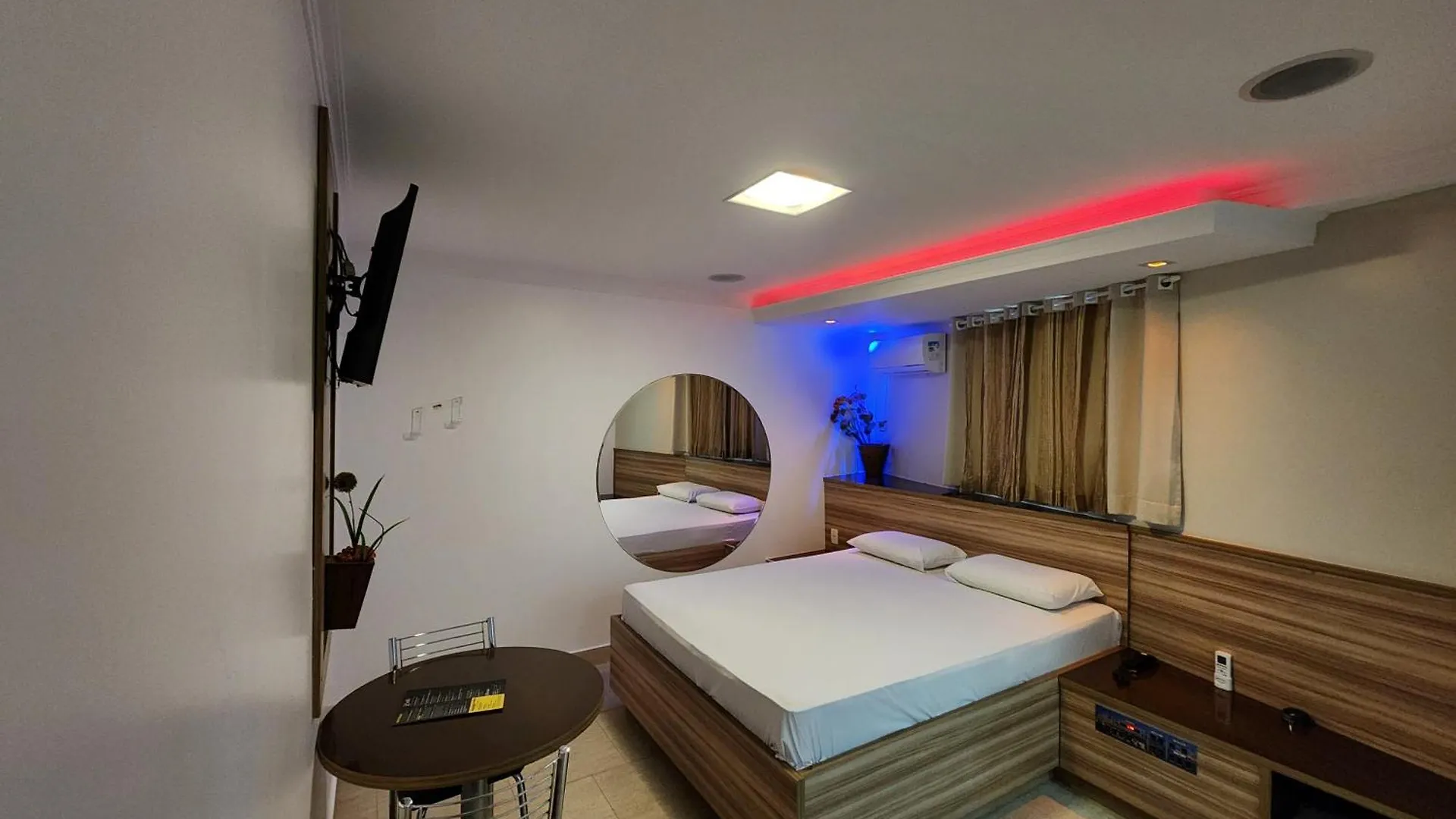 Motel Gaia Radial Leste (Adults Only) ساو باولو بيت الحب